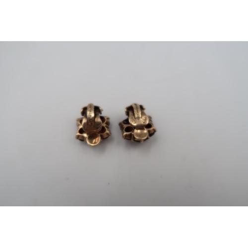 164 - A pair of 9ct and garnet clip earrings - approx weight 6.8 grams