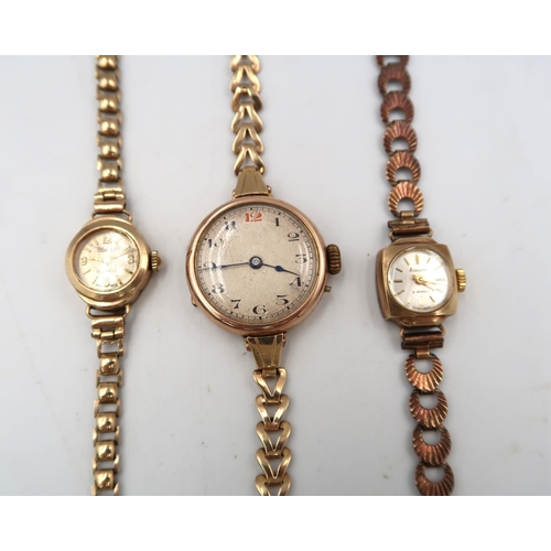 269 - Three ladies 9ct gold cased wristwatches all marked 9ct with bracelet straps - total weight approx 4... 