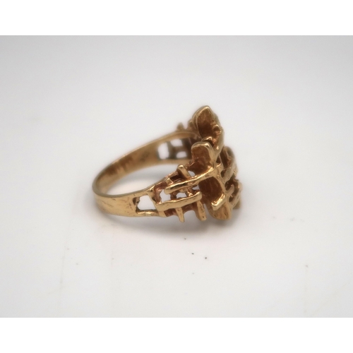  A marked 9ct Yellow gold ring of Style form to shoulder 4.3 Grams Size N.