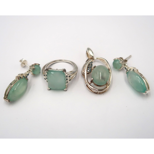 192 - Three pieces of silver Gem-Jelly Aquaprase and irradiated  blue diamond jewellery. To include a squa... 