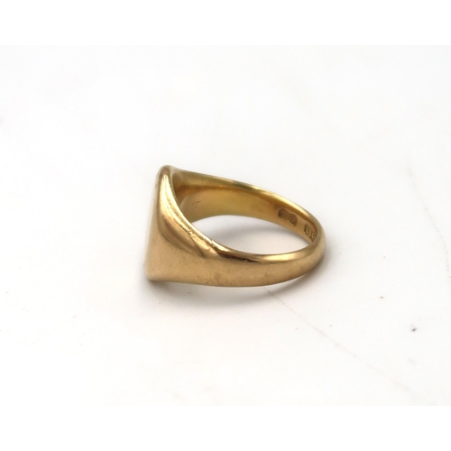 197 - An 18ct gold signet ring, size L, 10.0g.