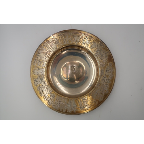 336 - A hallmarked silver circular dish, Garrard & Co. London 1988, 26cm x 4cm high, approx. 8.18 troy oz