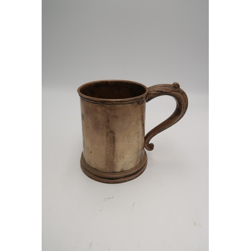 353 - A silver tankard, Birmingham 1936, 12cm high, 8.65toz.