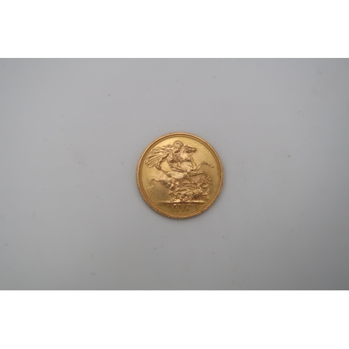 390 - A 1974 Elizabeth II full sovereign 7.98 Grams 22ct gold.