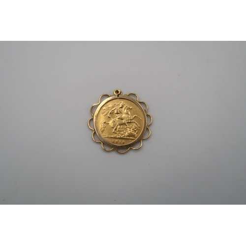 402 - A 1918 George V gold half sovereign in 9ct gold pendant mount, 5.2g.