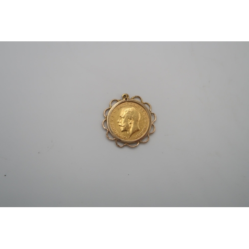 402 - A 1918 George V gold half sovereign in 9ct gold pendant mount, 5.2g.