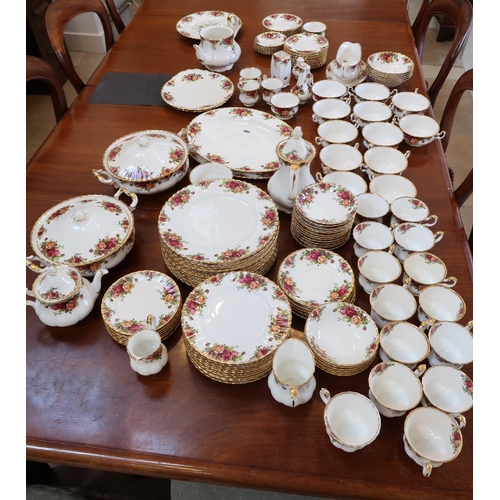 493 - Aynsley Old Country Roses tea and dinner service - consisting of dinner plates, side plates, small s... 