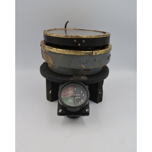 541 - A WWII Air Ministry type P4A Bomber compass A/M No 5A/1276, 18cm diameter, serial number 40228T