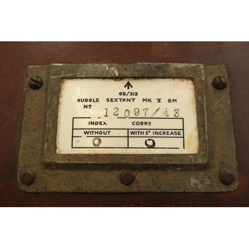 542 - An Air Ministry issue bubble sextant Mark 8M 6B/313, cased