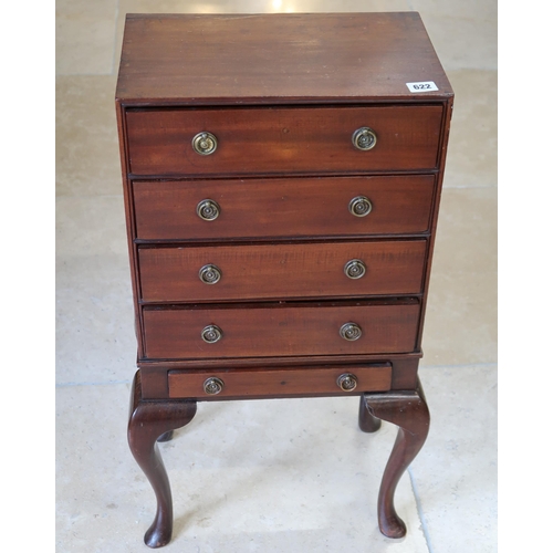 622 - An early 20th century mahogany five drawer chest. 72cm x 36cm wide.