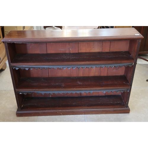 623 - A Mahogany open bookcase with two shelves 110cm x80cm x 23cm