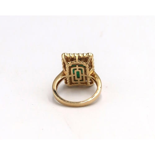 151 - A 18ct Yellow gold 2.28ct emerald ring surrounded by 24 Round brilliant cut diamonds 0.51ct GH VS2SI... 