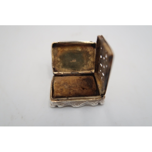 328 - A H.M. Silver Vinaigrette, gilt lined with sponge present .38 Troy Oz.