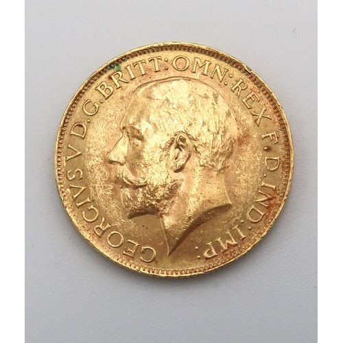 373 - A 1927 George V full sovereign 7.98grams 22ct gold.