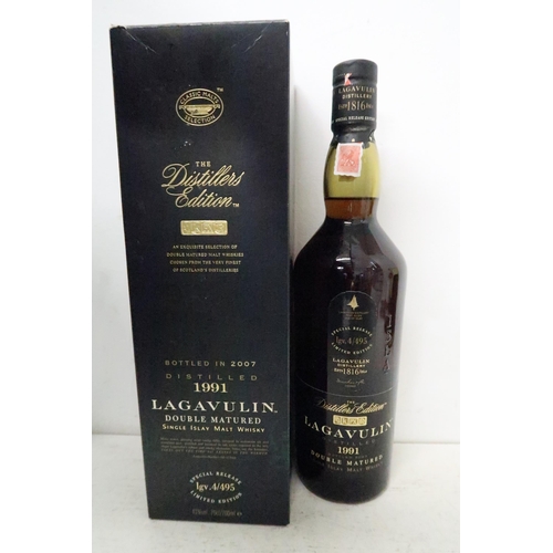  A 70cl bottle of The Distiller's Edition, Lagavulin Double Matured Single Islay Malt Whisky, bottled... 