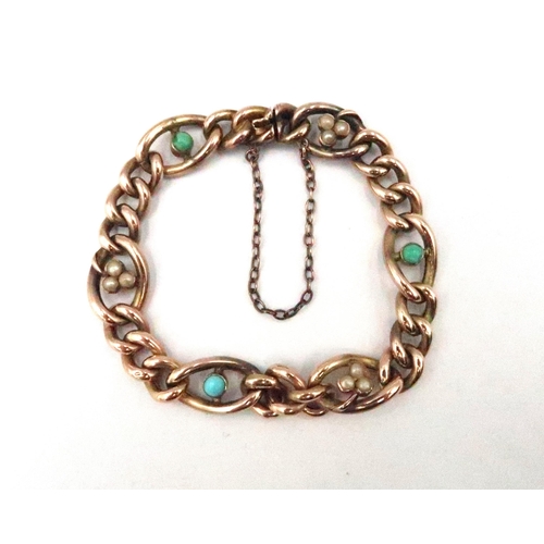 23 - A 9ct gold marked curb link bracelet with alternate pearl and turquoise sections with safety chain -... 