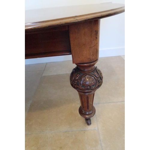 626 - A good quality 19th century mahogany D end dining table with three leaves - seats 10 when extended a... 