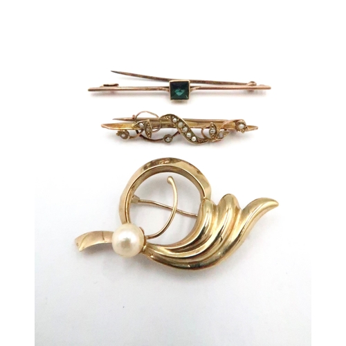 85 - Three assorted bar brooches, all with marks indicating 9ct gold. Weight 6.13 grams