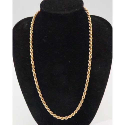 90 - A 9ct gold Italian double rope twist chain, 5.0g, 41cm long, clasp hallmarked.