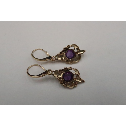 10 - A pair of 9ct Yellow Gold (Tested) Art Deco Cabochon Cut Amethyst Drop Ear Rings, Head Size Includes... 