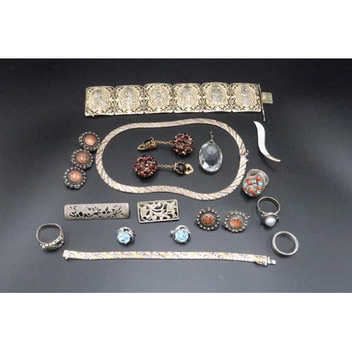 209 - A group of silver and costume jewellery.