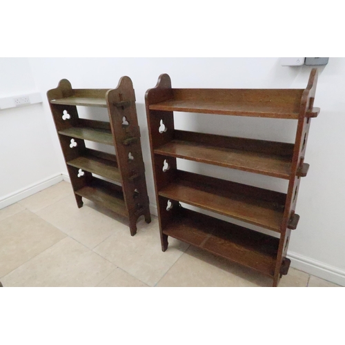 587 - A pair of oak Arts & Crafts bookcases - Height 117cm x Width 84cm x Depth 23cm - in sturdy condition