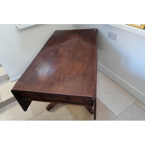 627 - A good quality Cuban mahogany drop leaf breakfast table on a pedestal base - Width 120cm x 130cm - n... 