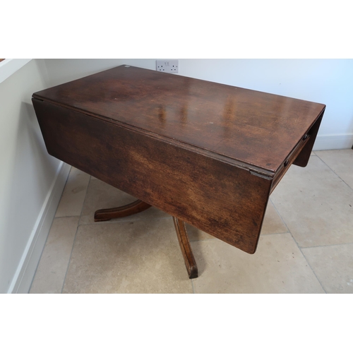 627 - A good quality Cuban mahogany drop leaf breakfast table on a pedestal base - Width 120cm x 130cm - n... 