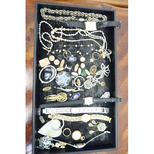 215 - A selection of costume jewellery to include DKNY, Festina, Gradus and Citizen wristwatch, brooches, ... 