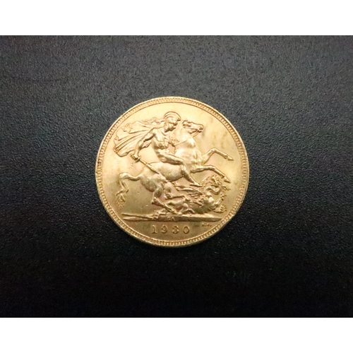  A 22ct gold sovereign dates 1930 - weight approx 7.98 grams