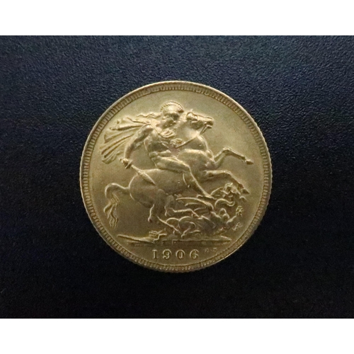  A 22ct gold sovereign dates 1906 - weight approx 7.98 grams