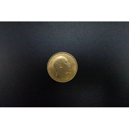  A 22ct gold sovereign dates 1906 - weight approx 7.98 grams