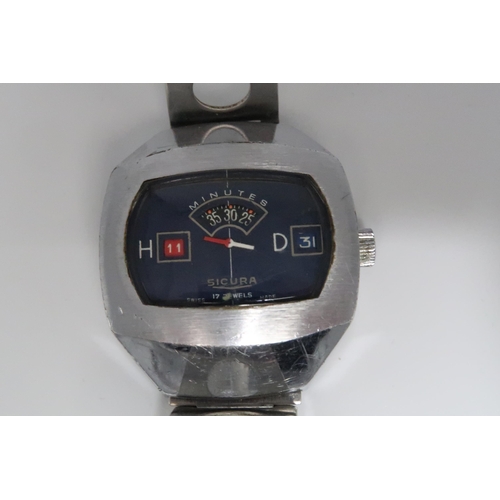 271 - A Sicura 17 jewels Swiss made wristwatch on stainless steel strap with hours, minutes and date apert... 