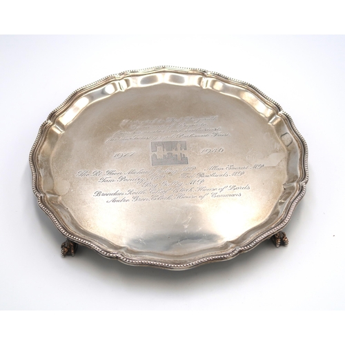 339 - A silver salver - approx weight 9.39 troy oz