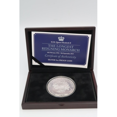 375 - A Stirling silver Jersey 'Longest Reigning Monarch' 5toz proof £10 coin, 1952-2015, complete with ce... 