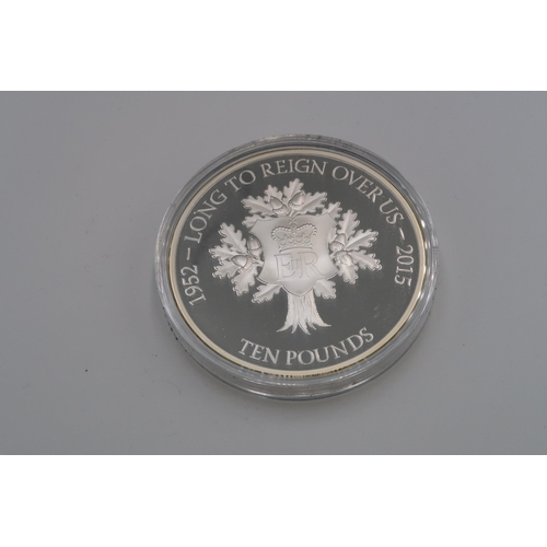 375 - A Stirling silver Jersey 'Longest Reigning Monarch' 5toz proof £10 coin, 1952-2015, complete with ce... 