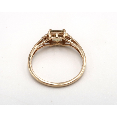  A 9ct Yellow Gold Square Cut Citrine ring with 6 Diamonds to each Shoulder, Ring Size Approx. T/U, H... 