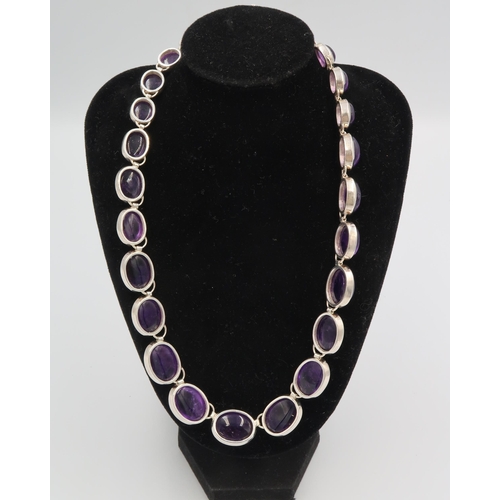  A Large .925 Silver (21 Stones) Amethyst Oval Graduated Necklace, the Amethysts are Cabochon Cut and... 