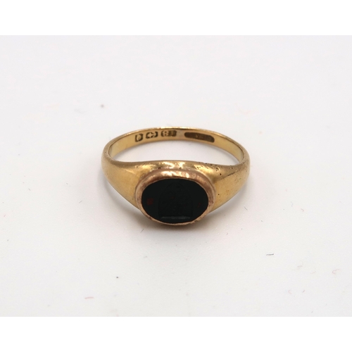 104 - An 18ct gold bloodstone seal ring. Size J. Weight 2.27 grams.