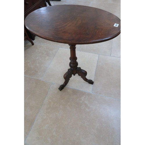 600 - A 19th century side table with an oval top