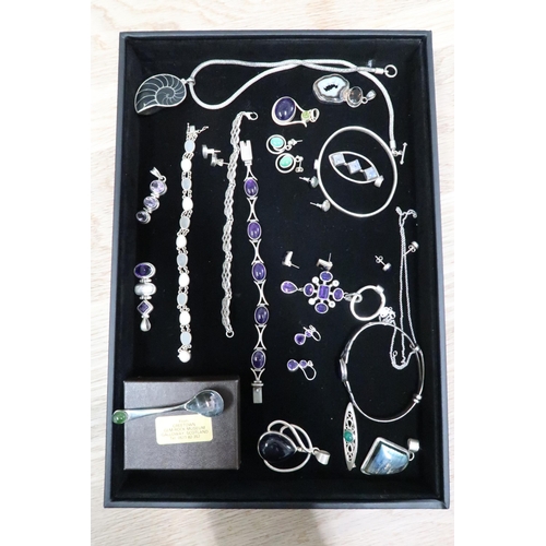 91 - A group of silver and gem set jewellery including amethyst, moonstone, agate, labradite and a pair o... 