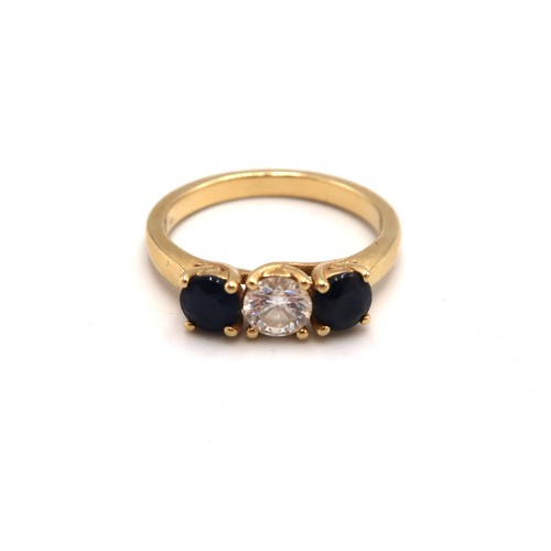 86 - An 18ct yellow gold (hallmarked) three stone diamond and sapphire ring - Diamond clarity IF, colour ... 