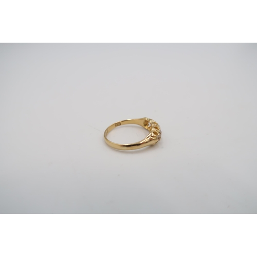 51 - An 18ct Yellow Gold Victorian 5 Stone Diamond Ring, Diamonds are a Good Colour and Clarity, Colour H... 