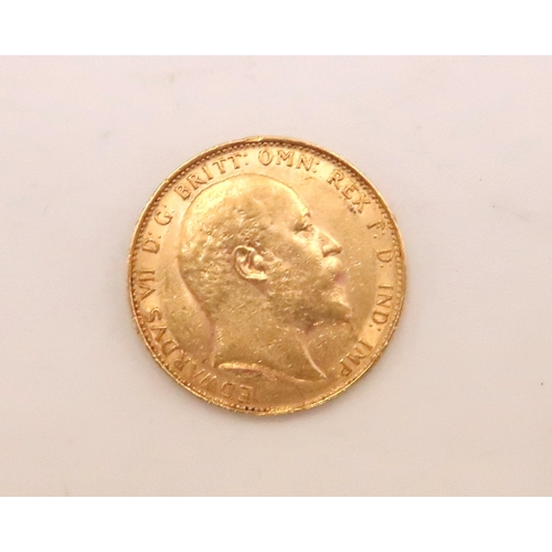 408 - A Gold Full Sovereign of Edward VII, 1908 London. 

Weight: 8g 

Condition: Edge knock at bottom of ... 