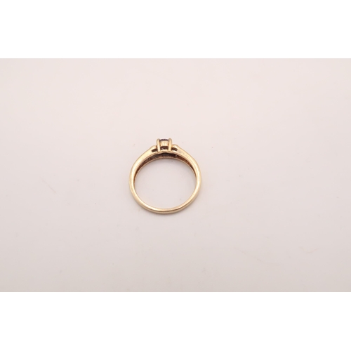 107 - A 9ct Gold Amethyst ring. 

Weight: 2.53g Size:R