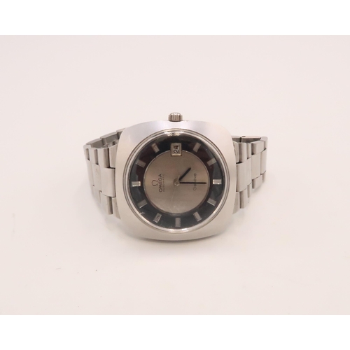 310 - A 1970's Omega Geneve, Featuring a Silver & Navy colour dial with silver hour batons. 

Condition: C... 