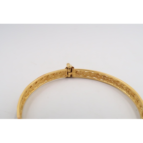 30 - A 22ct Gold bangle, Marked 22ct at clasp. 

Tests also as 22ct. 

Weight: 13.8