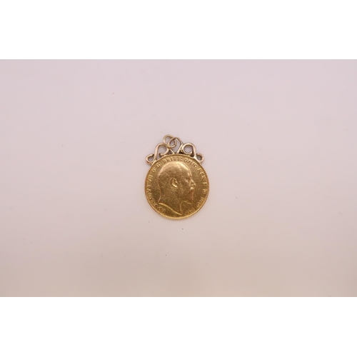 42 - A 1906 Sovereign coin with pendant mount. Weight 8.58 grams