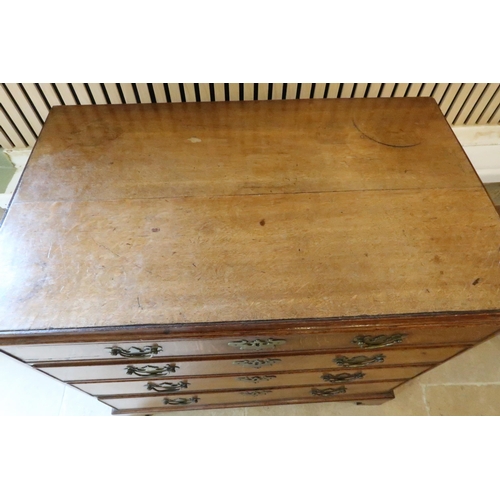 635 - A good quality 18th century oak chest with four graduating drawers on bracket feet and brass handles... 