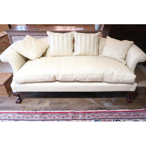 638 - A good quality Georgian style modern sofa with a feather filled seat pad and four cushions in good c... 